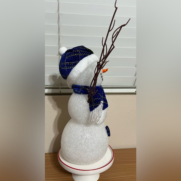 Acrylic 14” Snowman with Color Changing Lights - Picture 4 of 6